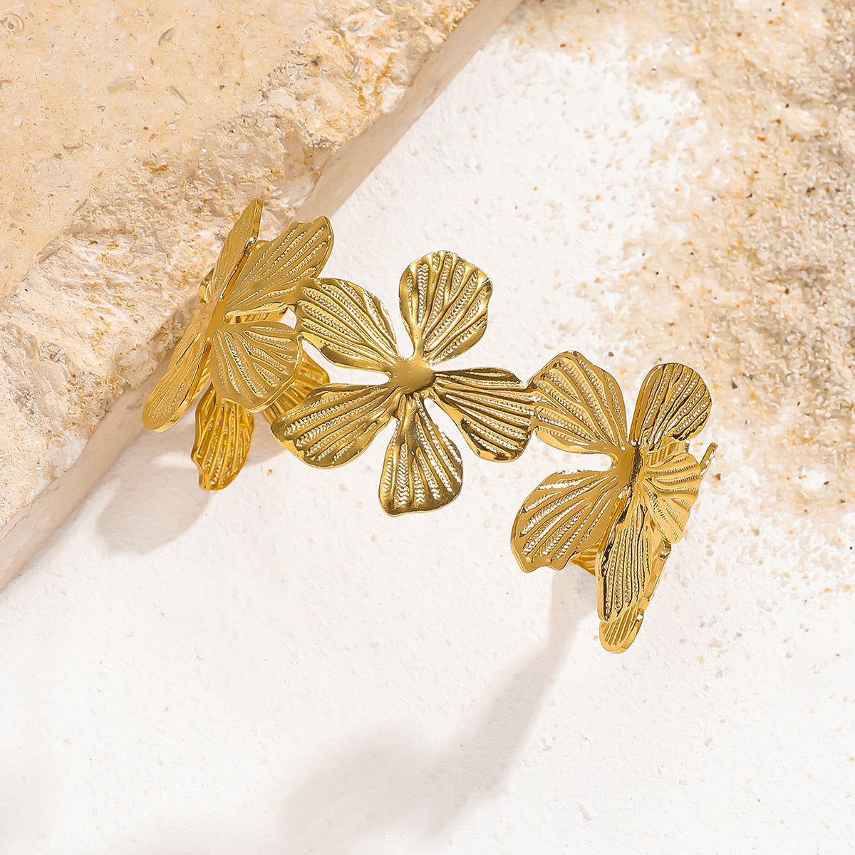 Golden Bloom Cuff Bracelet – 18K Gold Plated Stainless Steel