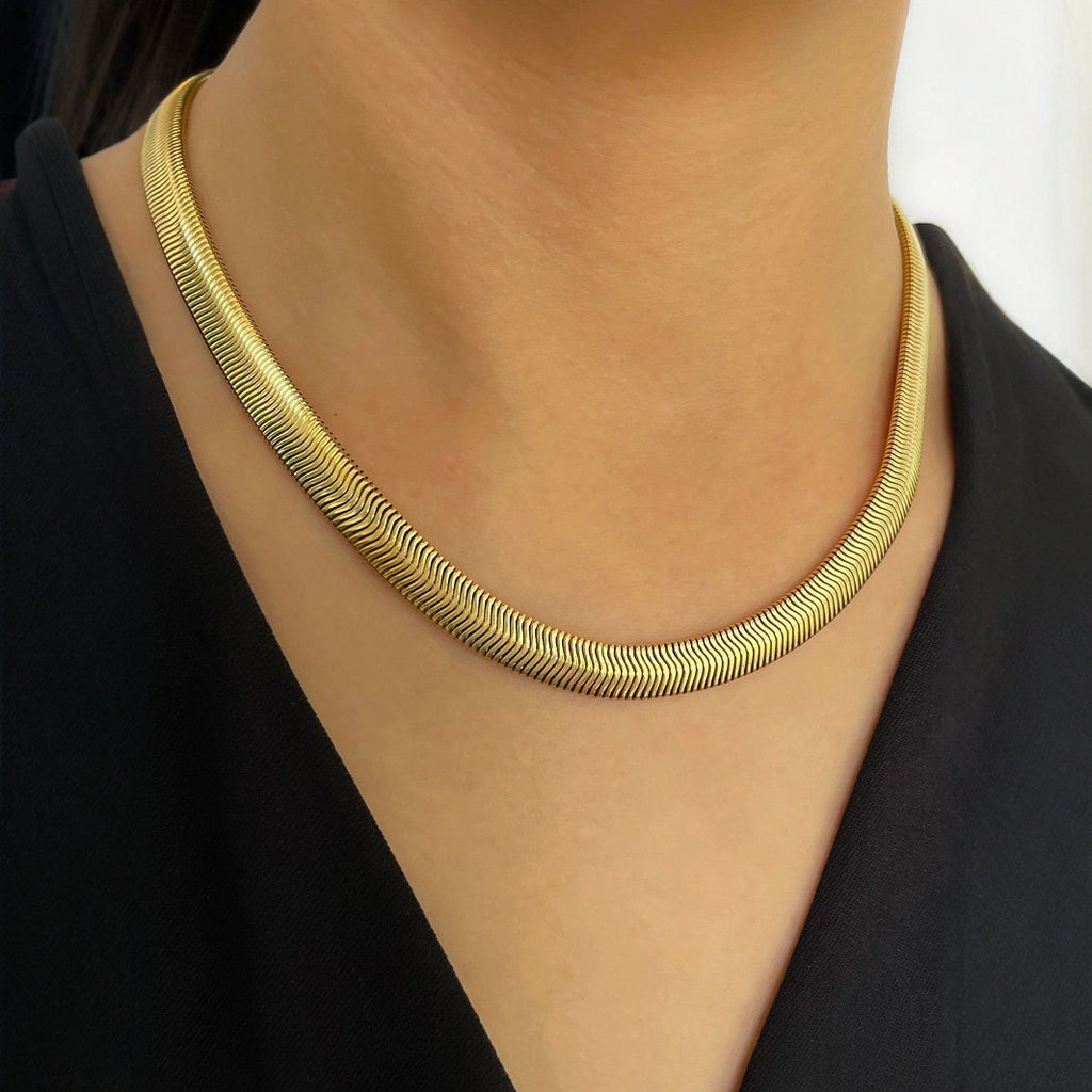 Luna Luxe Snake Chain Necklace – 18K Gold Plated Stainless Steel